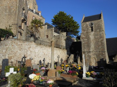 clocher depuis le cimetière.JPG clocher depuis le cimetière.JPG