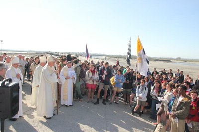 12. Temps de rassemblement au pied du Mont